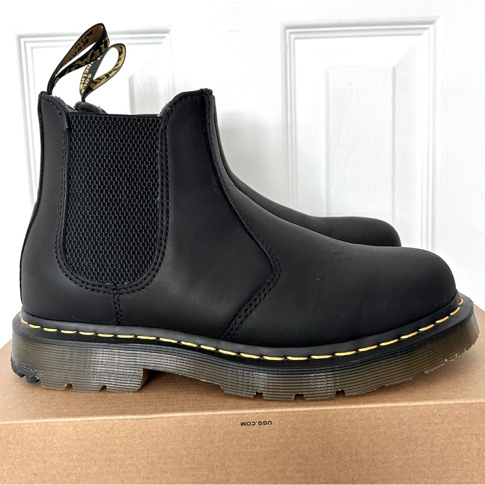 Dr. Martens 2976 Chelsea Boot - Women’s Size 8